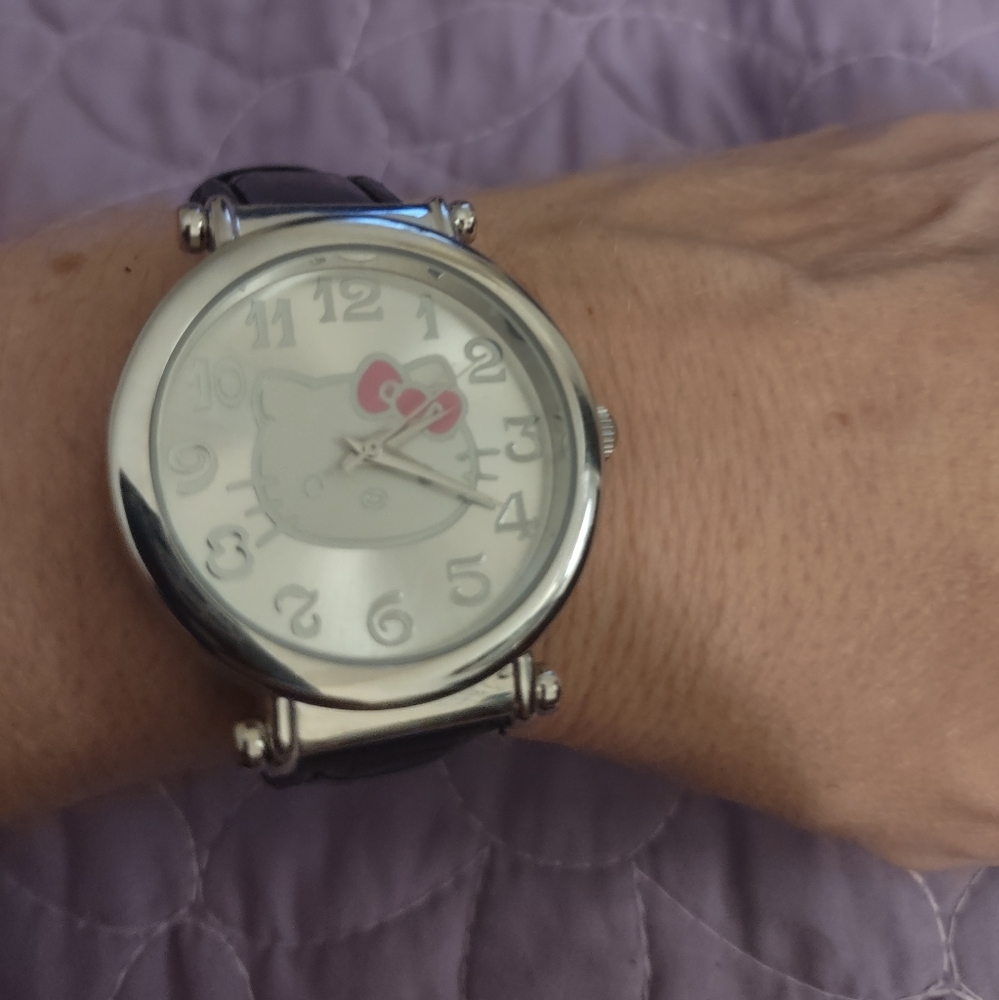 Hello Kitty Watch - Picture 3 of 4